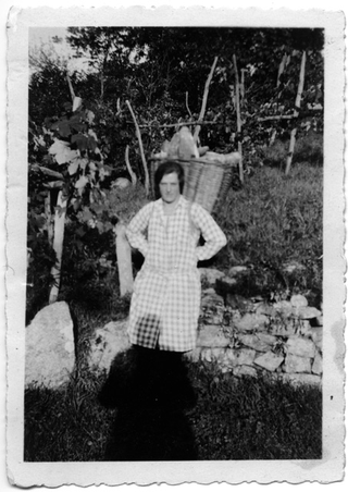 Ritratto di Pia Menghetti con un gerlo