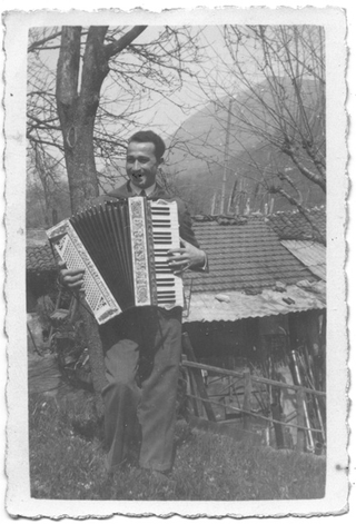 Ritratto di uomo con fisarmonica