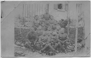 Gruppo di soldati in posa