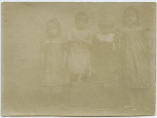 Ritratto di quattro bambini