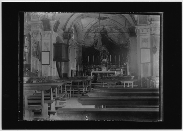 Interno della chiesa di S. Barnaba