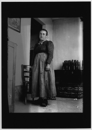 Ritratto di donna in casa Quirici