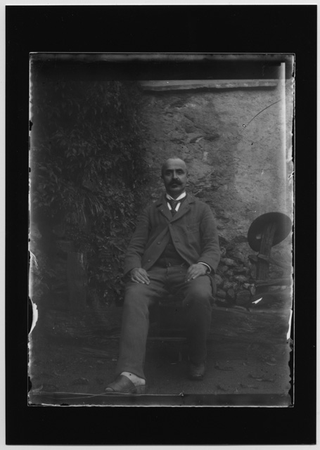 Ritratto di uomo seduto