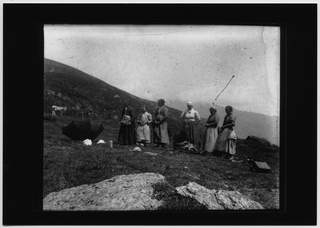 Ritratto di donne nei pressi dell'alpe Musgatina