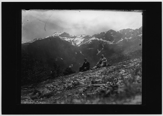 Domenico Quirici con un compagno in montagna