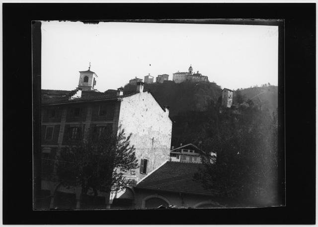 Veduta di un santuario