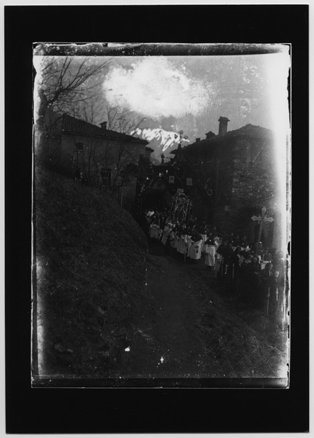 Processione di Santa Maria per la visita del vescovo