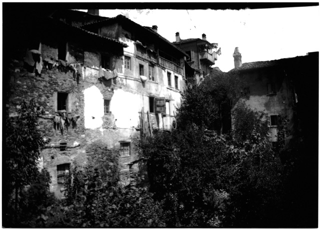 Veduta di case nel nucleo di Bidogno