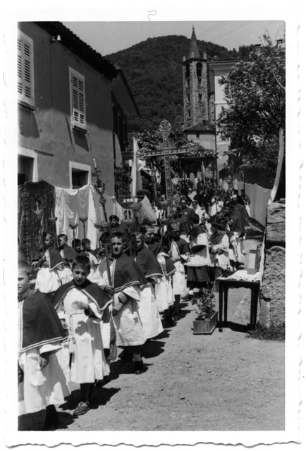 Chierichetti nella processione del Corpus Domini