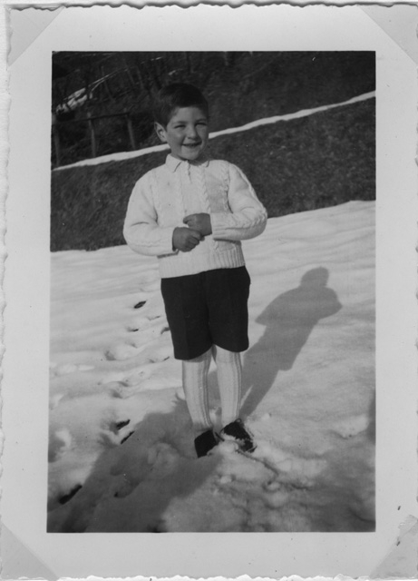 Ritratto di Renato Lucca in giardino