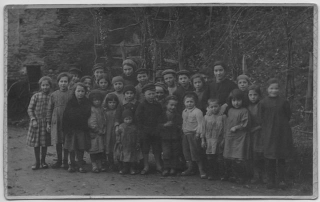 Alunni delle scuole di Vaglio in posa