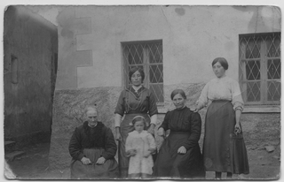 Gruppo di donne a Certara