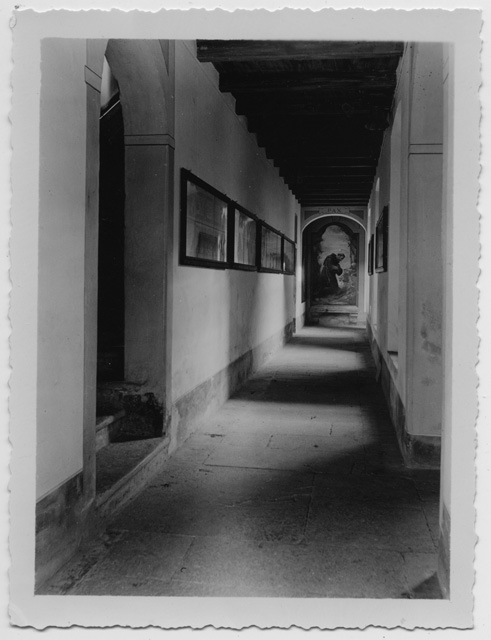 Corridoio interno del Convento di Bigorio prima del restauro