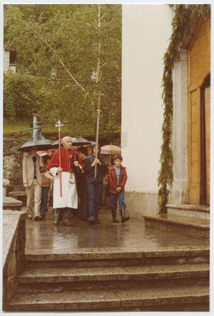 Arrivo della processione dell'Ascensione alla chiesa del Convento di Bigorio