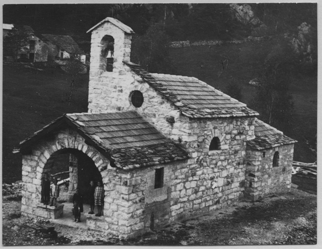 Oratorio dedicato a Santa Maria Ausiliatrice e a Sant'Antonio da Padova a Gola di Lago