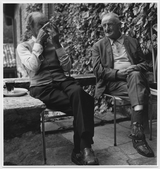 Ritratto di due uomini in occasione delle vacanze per anziani organizzate al Convento