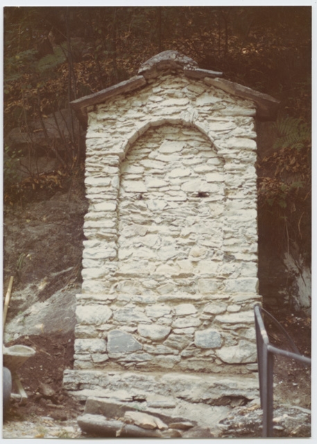 Cappella della Via Crucis di Bigorio vuota