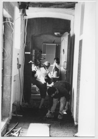 Operai al lavoro durante i restauri del Convento di Bigorio