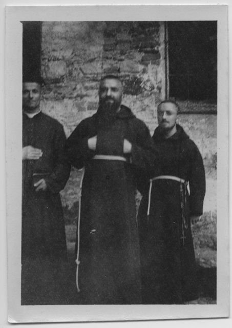 Ritratto di Padre Fedele da Vaglio, Padre Giacinto da Lugaggia e un prete