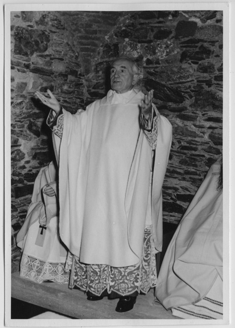 Mons. Jelmini durante la messa per la benedizione della Cappella nel Convento di Bigorio