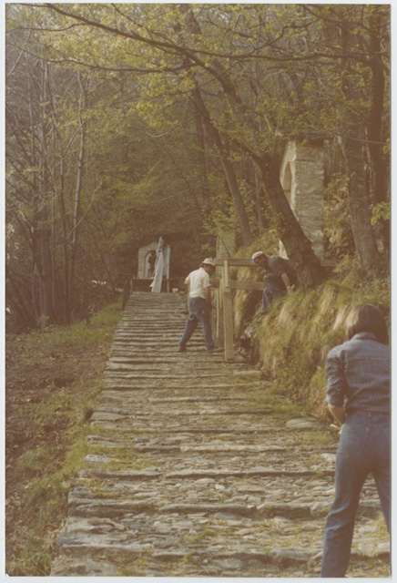 Allestimento delle nuove cappelle sulla Via Crucis di Bigorio