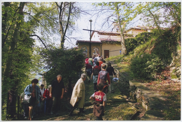 Arrivo della processione per l'Ascensione al Convento di Bigorio