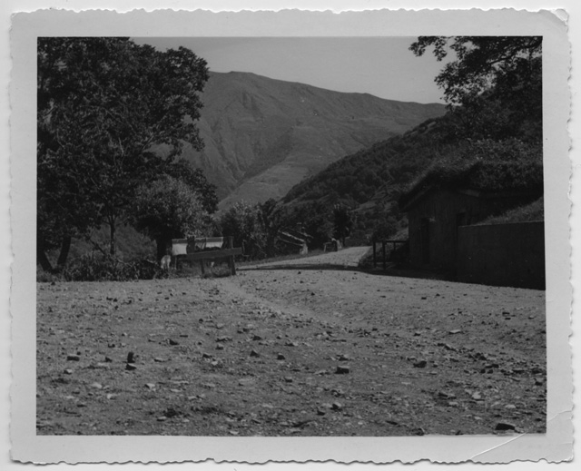 Costruzione della strada per Certara