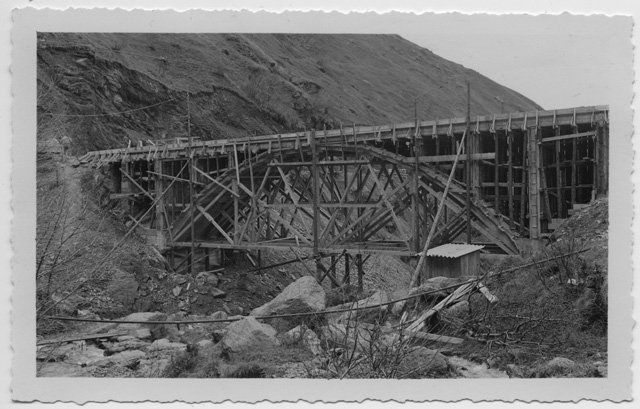 Costruzione del ponte tra Cozzo e Bogno