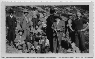 Ritratto di gruppo di capriaschesi in gita sui monti