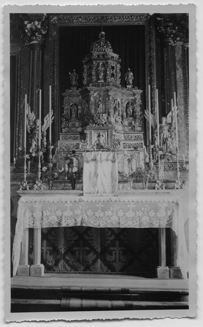 Altare della chiesa dei Santi Pietro e Paolo a Colla
