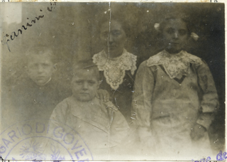 Angiolina Gianini con i figli Alice, Giuseppe e Florindo