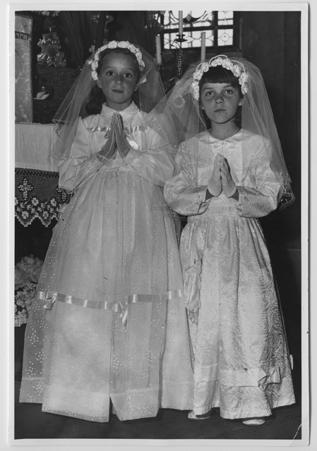 Due bambine alla Prima Comunione