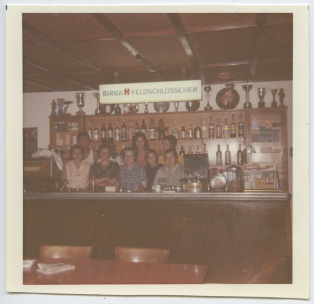 Gruppo in posa al ristorante Riva