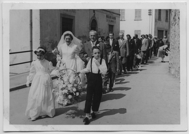 Corteo per il matrimonio di Carmen Riva e Sergio Mini