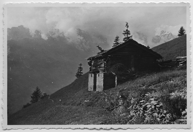 Stalla in legno e sasso