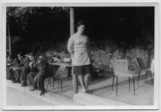 Ritratto di cameriera del ristorante della Selva a Campestro