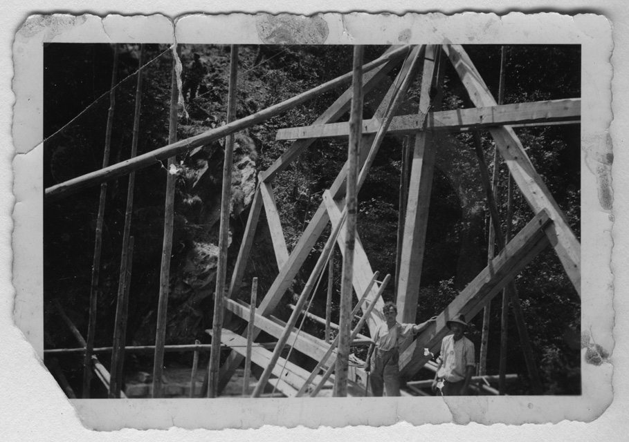 Cantiere per la costruzione di un ponte