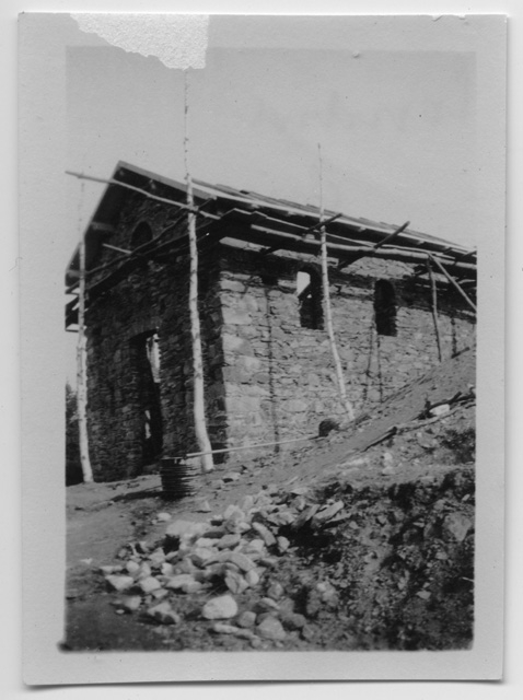 Stato intermedio della costruzione dell'oratorio di Condra