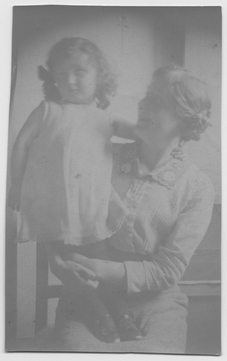 Ritratto di Gina Maria Rossi con bambina