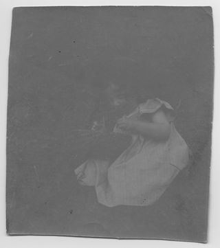 Ritratto di bambina con cesto