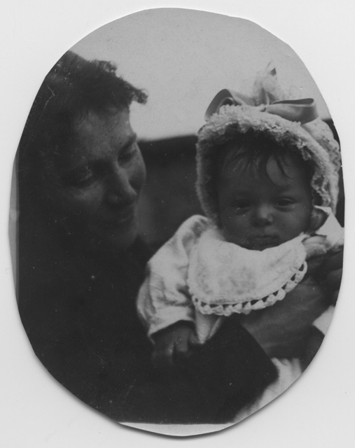 Ritratto di Adele Rossi con un bambino