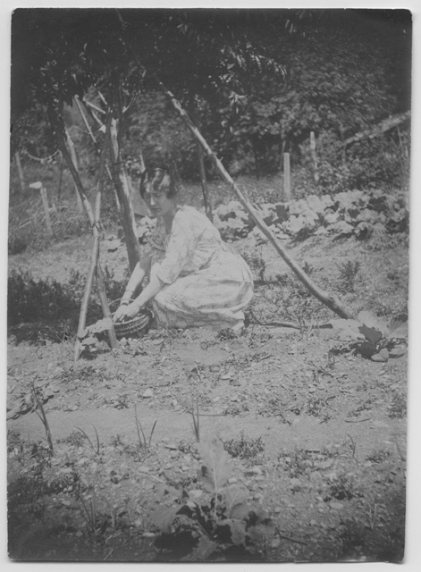 Gina Maria Rossi nell'orto di Biolda