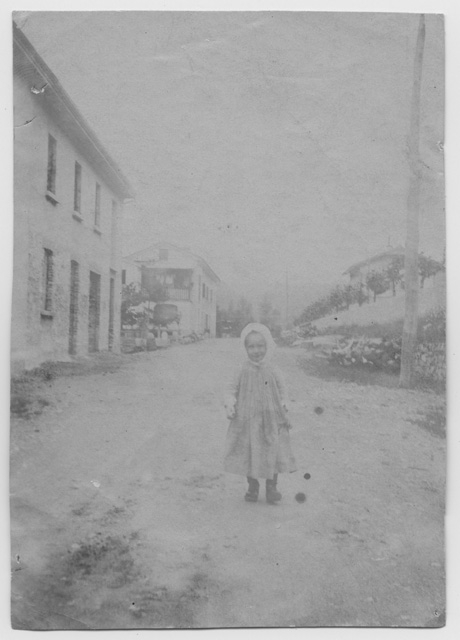 Gina Maria Rossi su di una strada