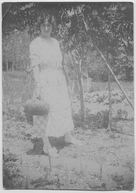 Gina Maria Rossi nell'orto di Biolda