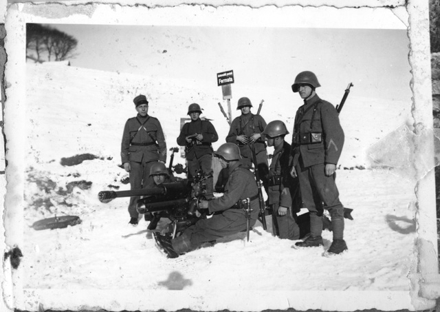 Militari nel corso di un'esercitazione