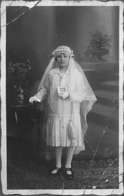 Ritratto di bambina in occasione della Prima Comunione