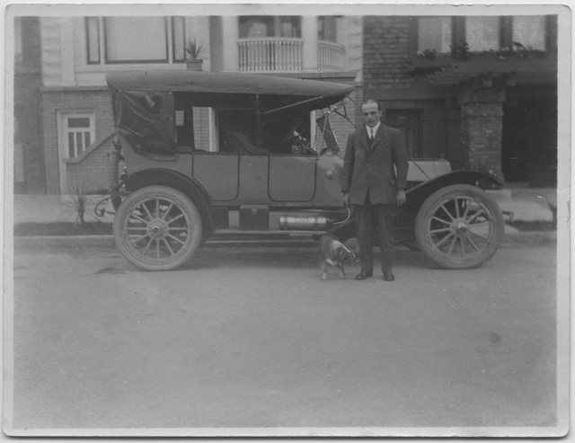 Antonio Scalmanini in una strada di San Francisco