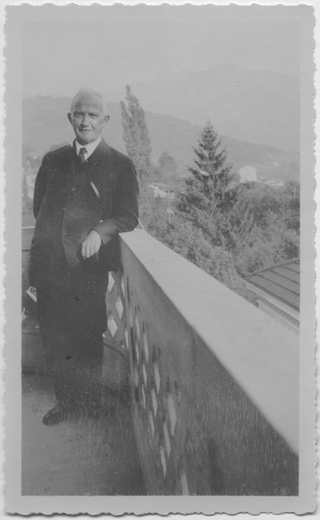 Ritratto di Giovanni Scalmanini in balcone