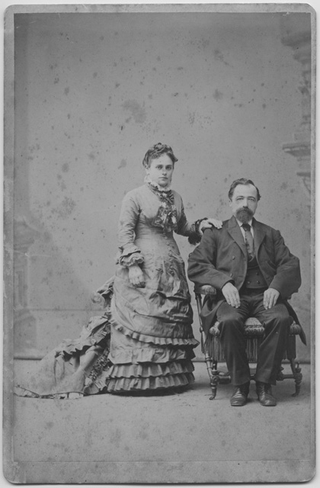 Coppia in un interno