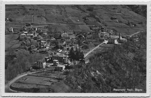 Veduta aerea di Bogno con il Ristorante Reali